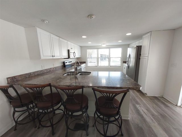 302 52ND AVENUE TERRACE E, Bradenton, FL 34203