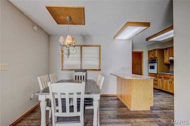 202 Ashley Dr, Sikeston, MO 63801