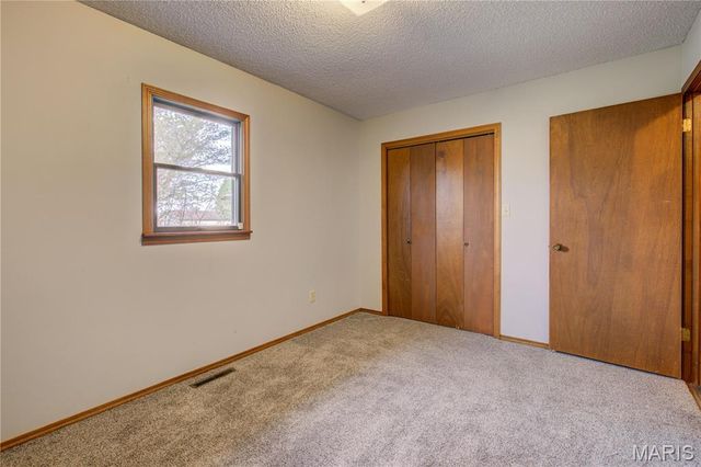 202 Ashley Dr, Sikeston, MO 63801