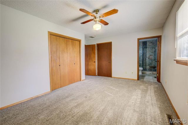 202 Ashley Dr, Sikeston, MO 63801