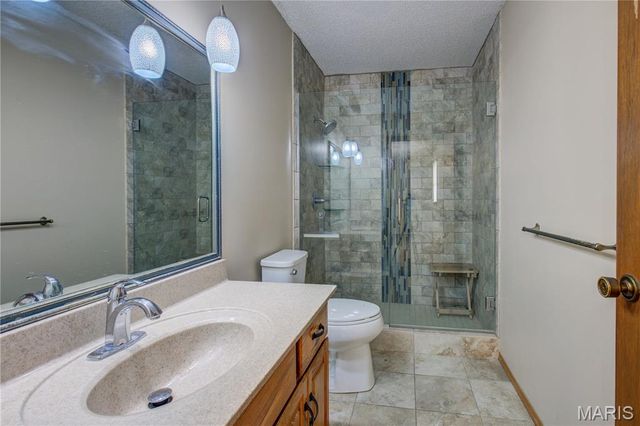 202 Ashley Dr, Sikeston, MO 63801