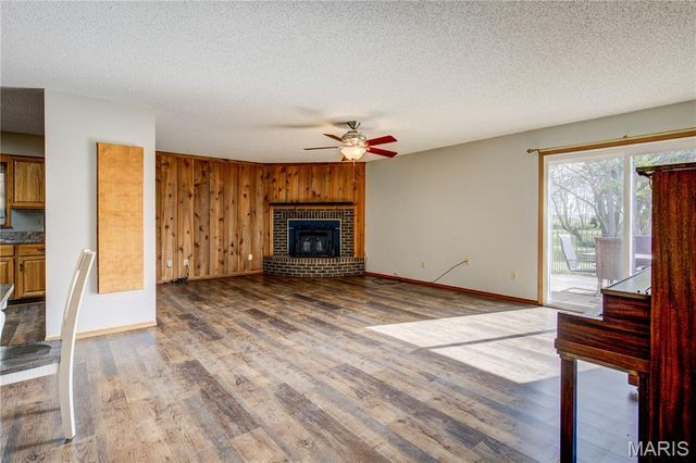 202 Ashley Dr, Sikeston, MO 63801