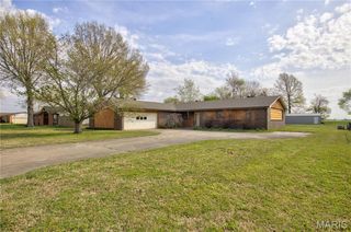 202 Ashley Dr, Sikeston, MO 63801
