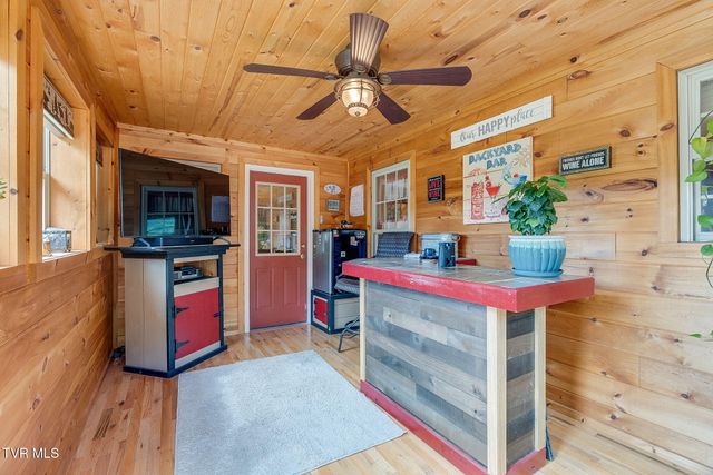 1025 Old Iron Mtn Road, Unicoi, TN 37692