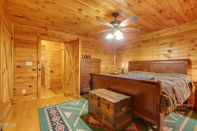 1025 Old Iron Mtn Road, Unicoi, TN 37692