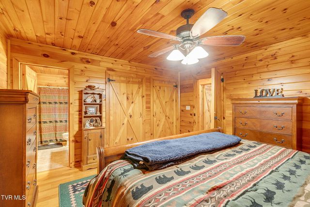 1025 Old Iron Mtn Road, Unicoi, TN 37692
