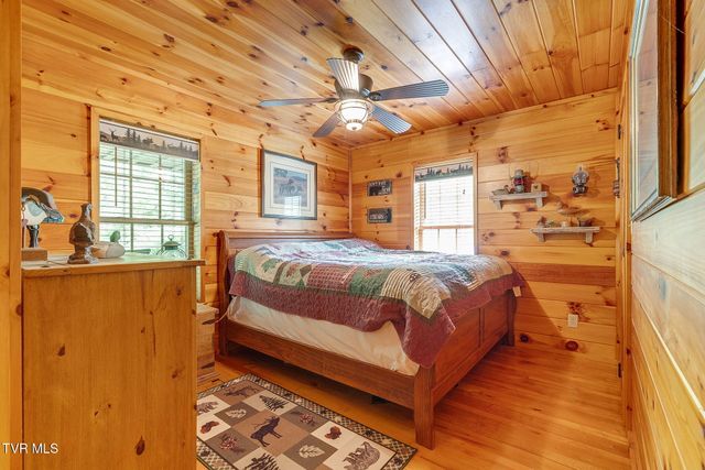 1025 Old Iron Mtn Road, Unicoi, TN 37692