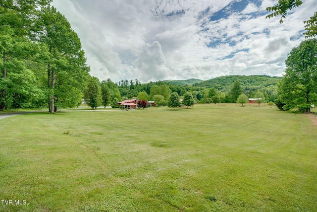 1025 Old Iron Mtn Road, Unicoi, TN 37692