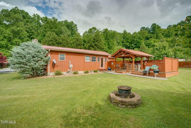 1025 Old Iron Mtn Road, Unicoi, TN 37692