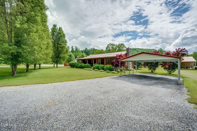 1025 Old Iron Mtn Road, Unicoi, TN 37692