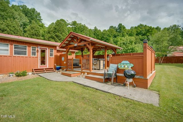 1025 Old Iron Mtn Road, Unicoi, TN 37692