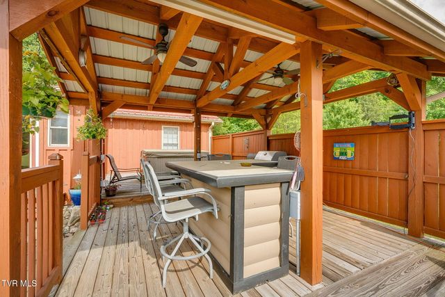 1025 Old Iron Mtn Road, Unicoi, TN 37692