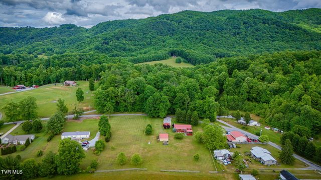 1025 Old Iron Mtn Road, Unicoi, TN 37692