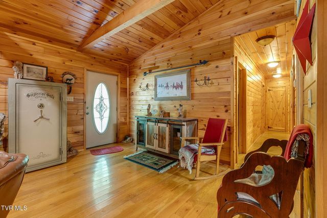 1025 Old Iron Mtn Road, Unicoi, TN 37692