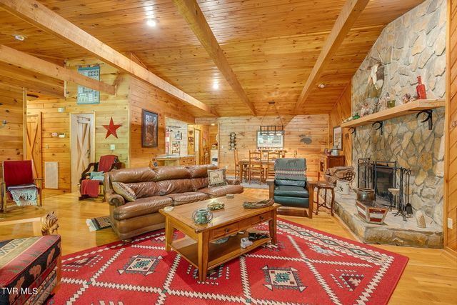 1025 Old Iron Mtn Road, Unicoi, TN 37692