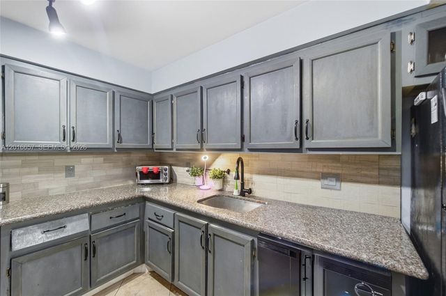 6195 Rock Island Rd 511, Tamarac, FL 33319