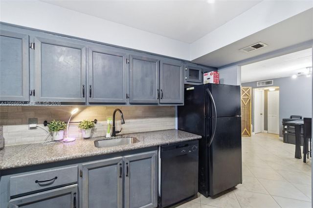 6195 Rock Island Rd 511, Tamarac, FL 33319