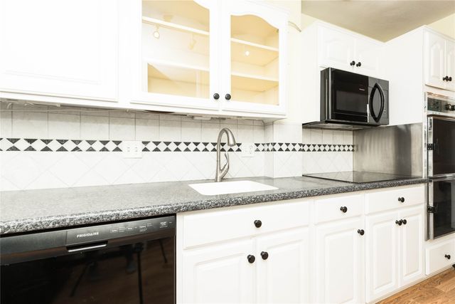 3663 Grand Avenue 808, Des Moines, IA 50312