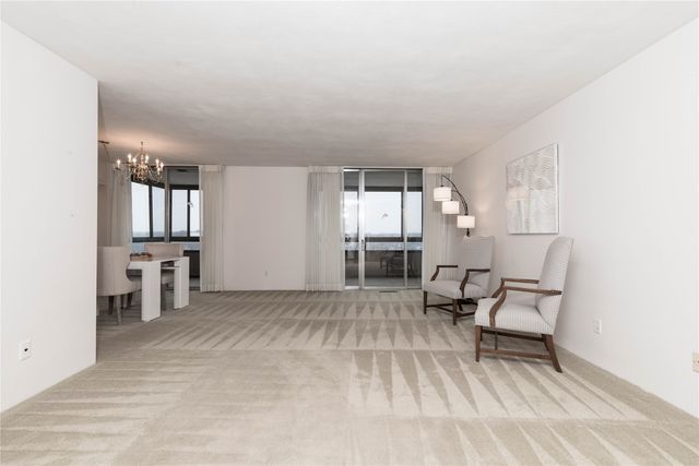 3663 Grand Avenue 808, Des Moines, IA 50312