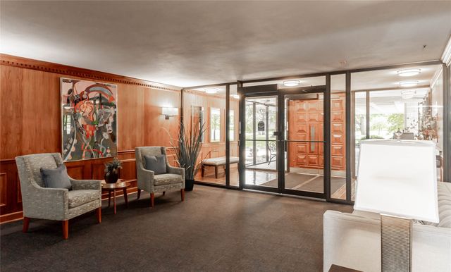 3663 Grand Avenue 808, Des Moines, IA 50312