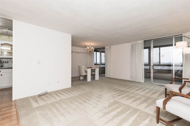 3663 Grand Avenue 808, Des Moines, IA 50312