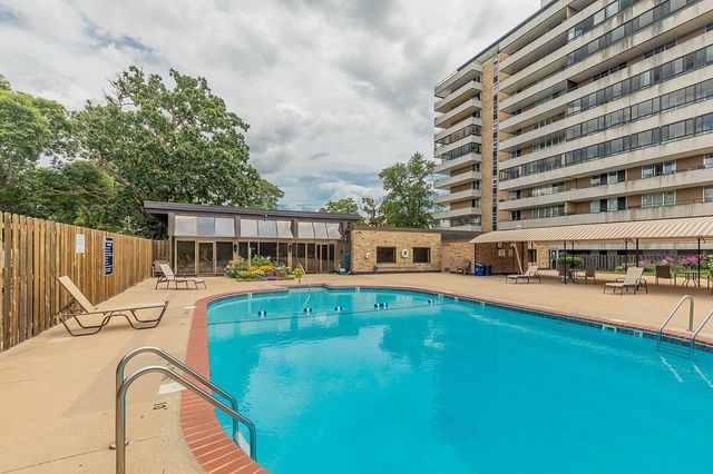 3663 Grand Avenue 808, Des Moines, IA 50312