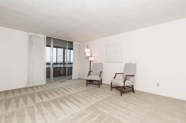 3663 Grand Avenue 808, Des Moines, IA 50312