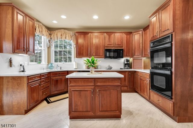 24 Benedict Cres, Bernards Twp., NJ 07920