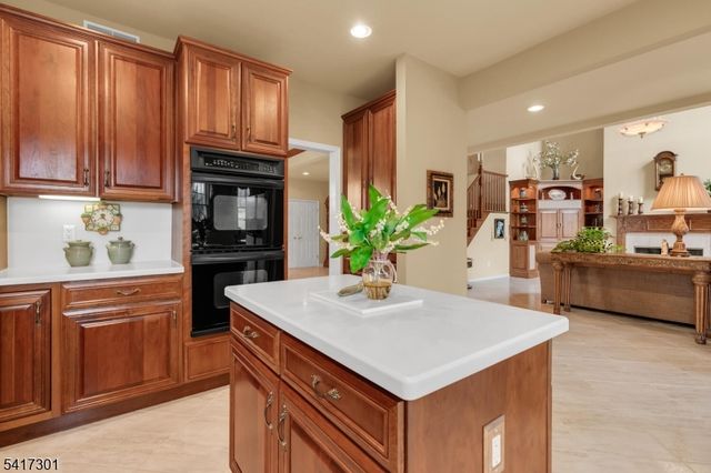 24 Benedict Cres, Bernards Twp., NJ 07920