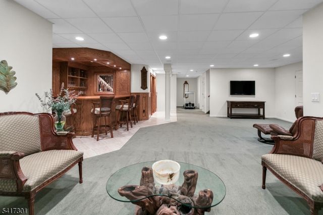 24 Benedict Cres, Bernards Twp., NJ 07920