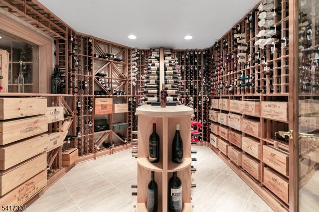 24 Benedict Cres, Bernards Twp., NJ 07920