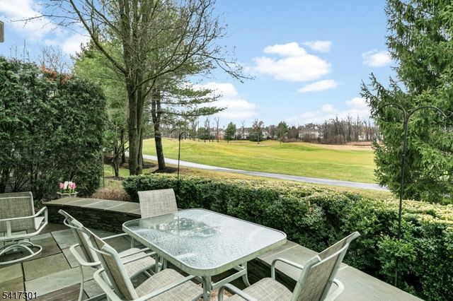 24 Benedict Cres, Bernards Twp., NJ 07920