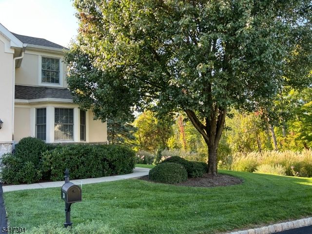 24 Benedict Cres, Bernards Twp., NJ 07920