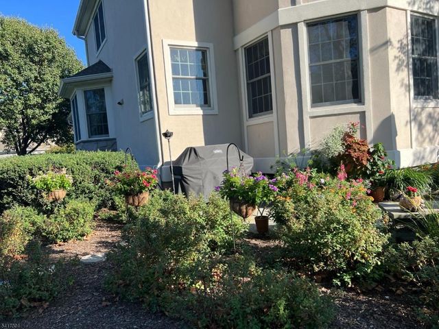 24 Benedict Cres, Bernards Twp., NJ 07920