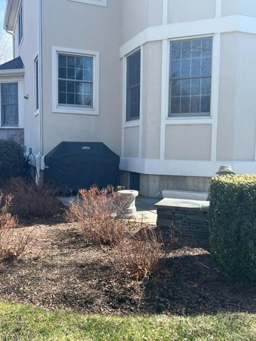 24 Benedict Cres, Bernards Twp., NJ 07920