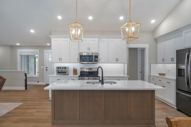 385 Plumtree Drive, Ozark, MO 65721