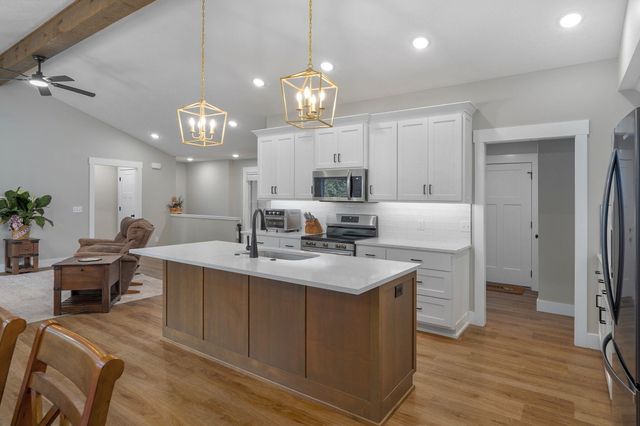 385 Plumtree Drive, Ozark, MO 65721