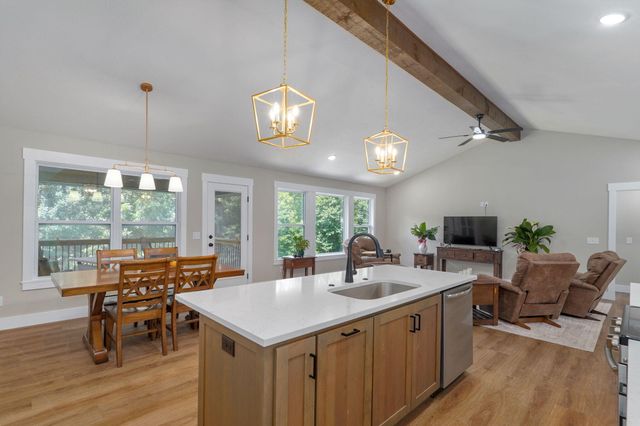 385 Plumtree Drive, Ozark, MO 65721