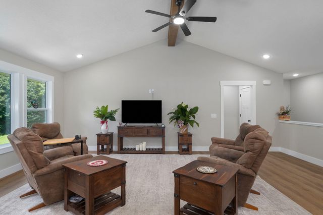 385 Plumtree Drive, Ozark, MO 65721
