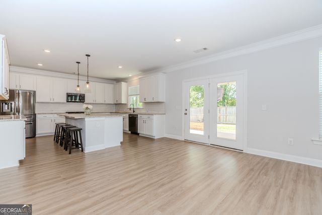 6829 Benjamin Drive, Flowery Branch, GA 30542