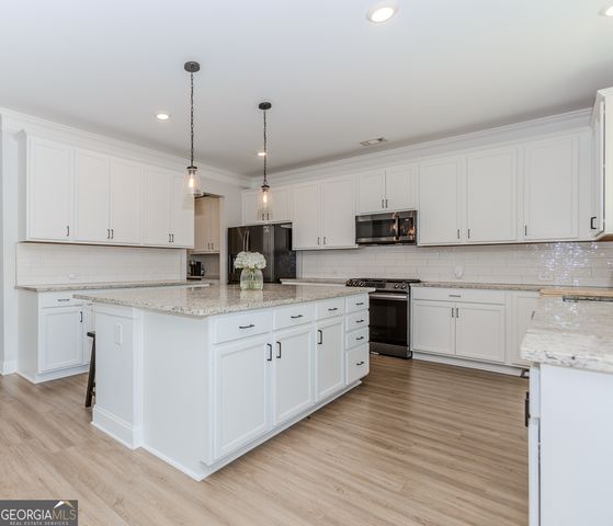 6829 Benjamin Drive, Flowery Branch, GA 30542