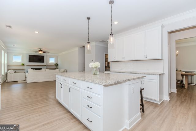 6829 Benjamin Drive, Flowery Branch, GA 30542