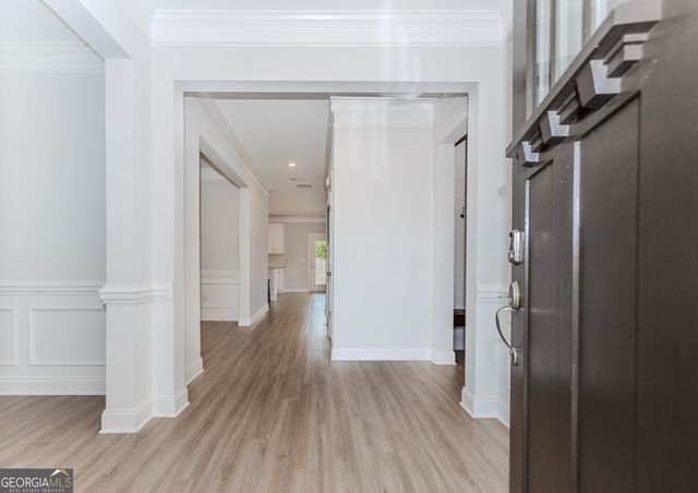 6829 Benjamin Drive, Flowery Branch, GA 30542