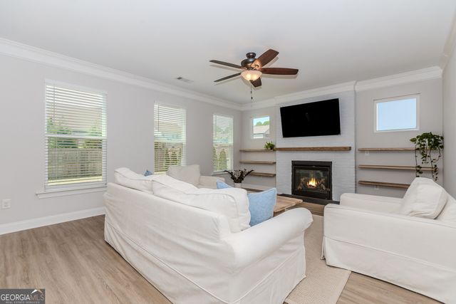 6829 Benjamin Drive, Flowery Branch, GA 30542