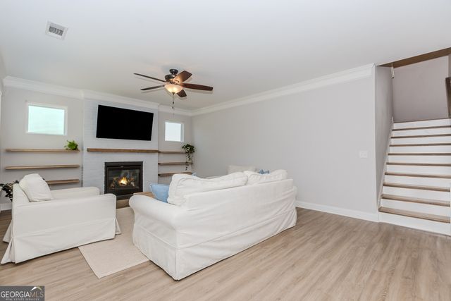 6829 Benjamin Drive, Flowery Branch, GA 30542
