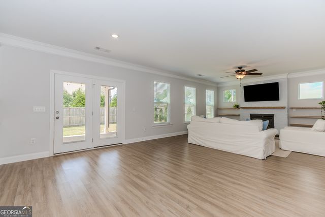 6829 Benjamin Drive, Flowery Branch, GA 30542