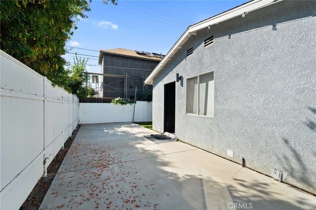 7235 Yarmouth, Reseda, CA 91335