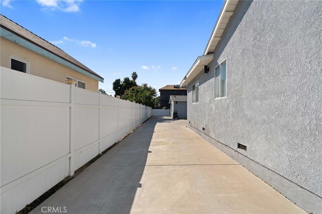 7235 Yarmouth, Reseda, CA 91335