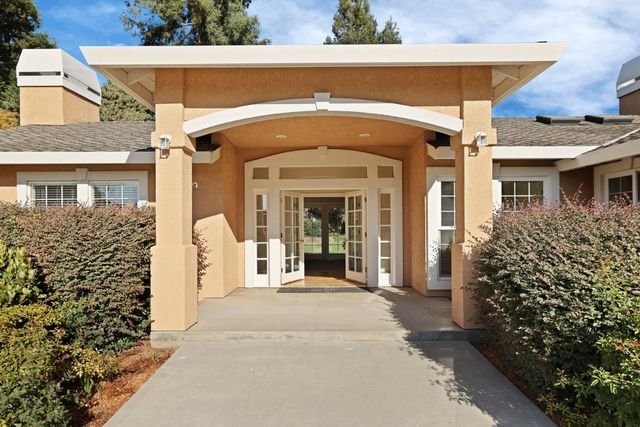 10009 Country Oak Ct, Oakdale, CA 95361