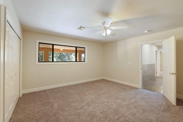 10009 Country Oak Ct, Oakdale, CA 95361